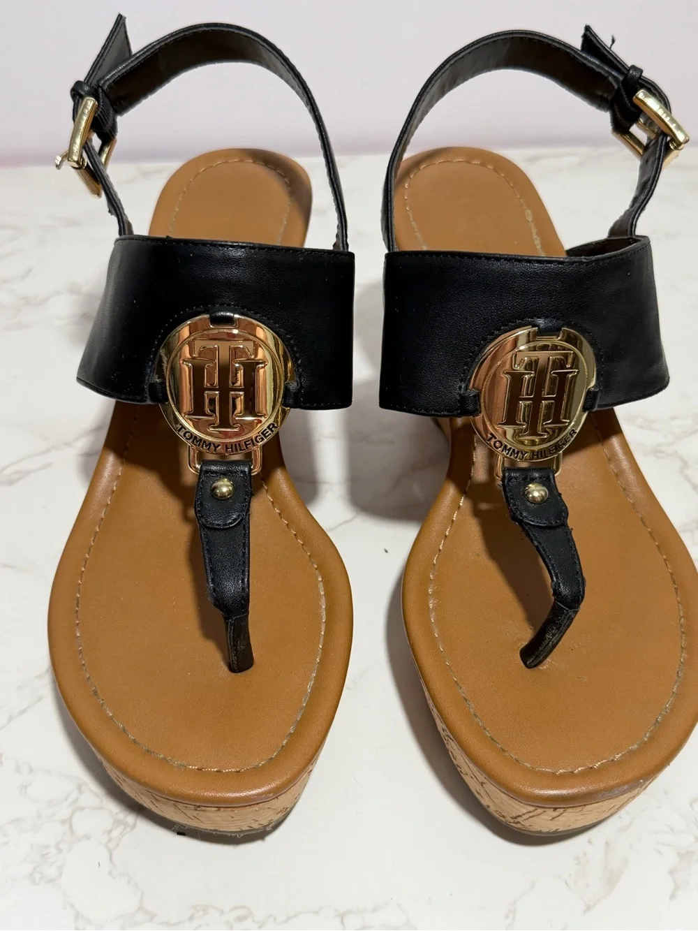 Tommy Hilfiger Black Leather Platform Thong Sandals -- 7.5